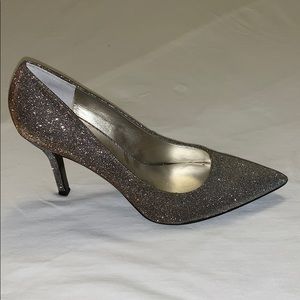 Nine West Gold/Black Heels